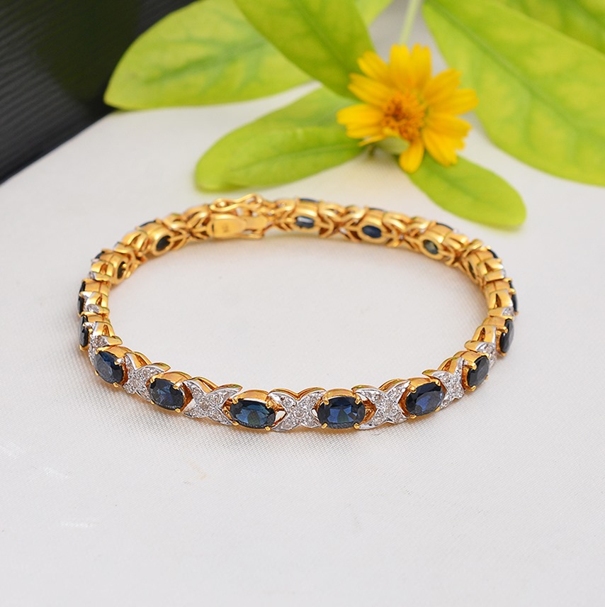 18KT Yellow Gold Diamond and Oval Blue Sapphire Bracelet