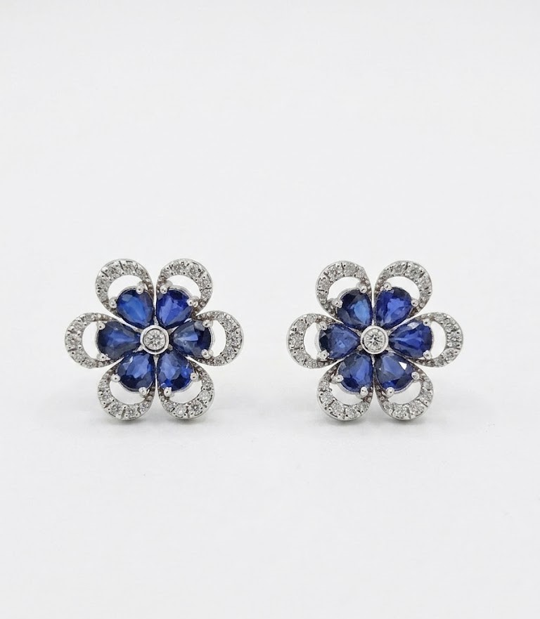 18KT White Gold Diamond and Pear Blue Sapphire Flower Earring